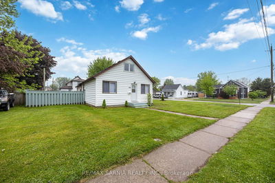 700 Wallace St, Chatham-Kent - Wallaceburg image-0-1