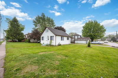 700 Wallace St, Chatham-Kent - Wallaceburg image-0-2