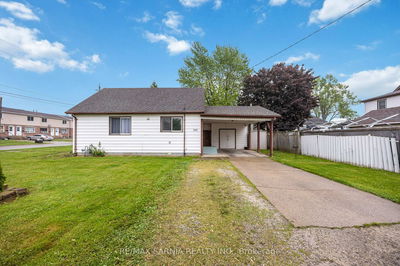 700 Wallace St, Chatham-Kent - Wallaceburg image-0-3
