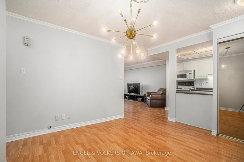 1112 - 555 Brittany Dr, Ottawa, K1K 4C5 | Image 3