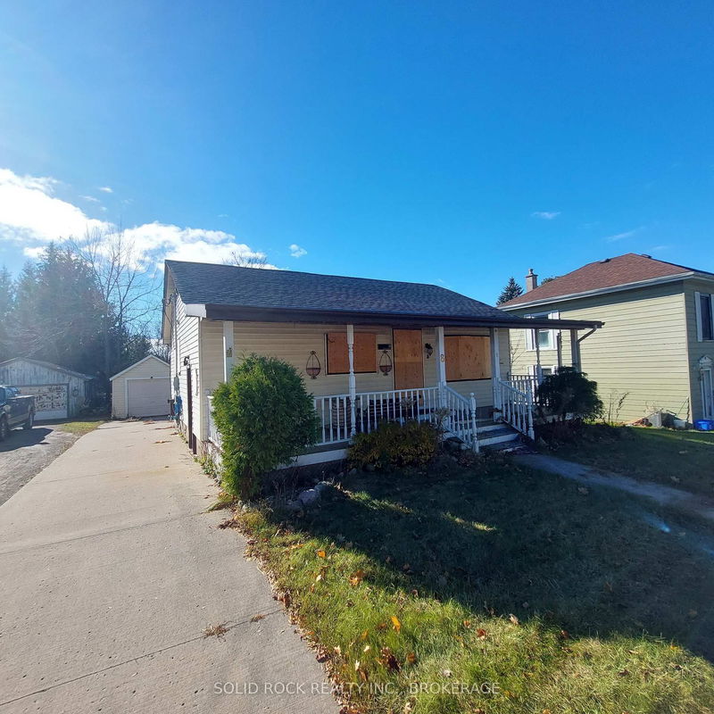 8 Albert St, Prince Edward County - Picton Ward image-0-0