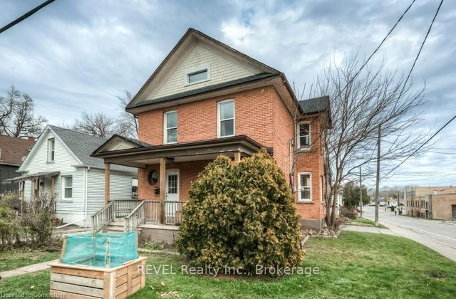 Unit 2 - 4784 Second Avenue
