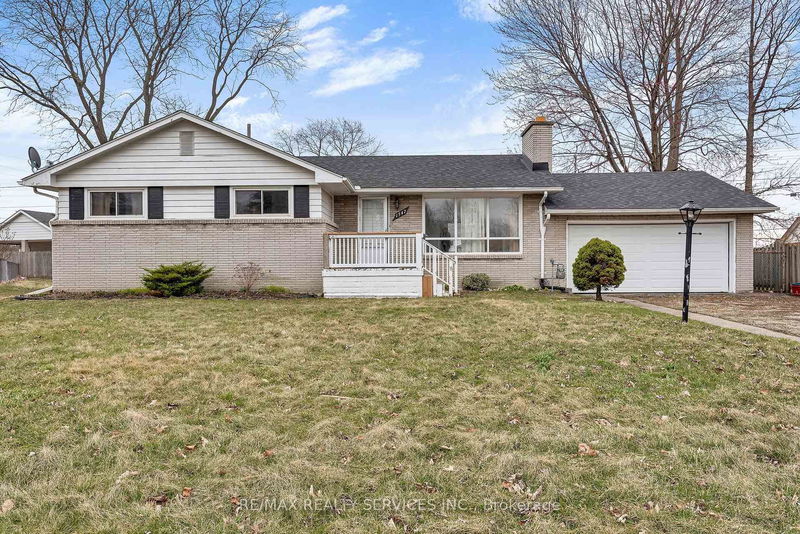 1547 Cherrylawn Cres, Windsor -  image-0-0