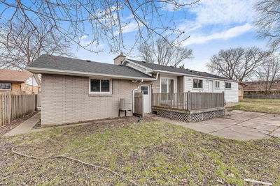 1547 Cherrylawn Cres, Windsor -  image-0-4