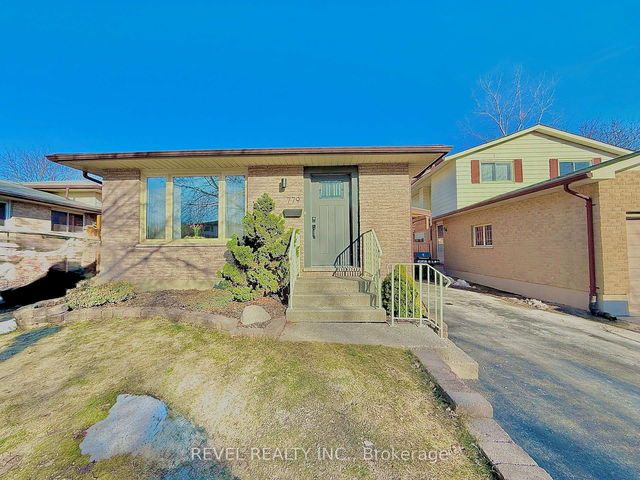 779 Monsarrat Avenue