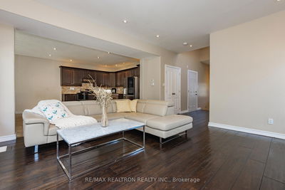 185 Thelma Ave, North Bay - Ferris image-0-2