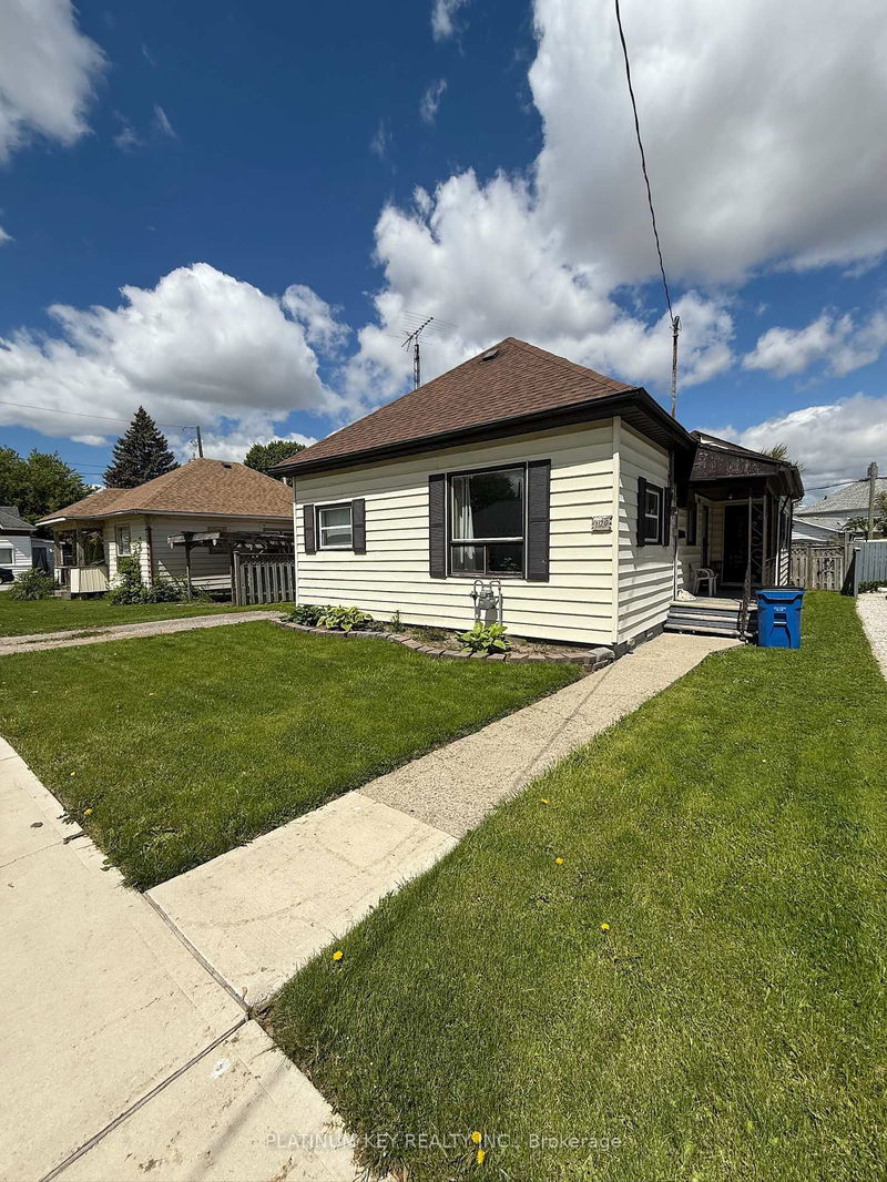 120 Blake St, Chatham-Kent - Wallaceburg image-0-0