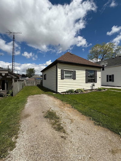 120 Blake St, Chatham-Kent - Wallaceburg image-0-1