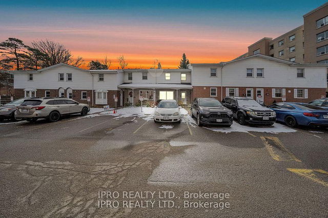 312 Westcourt Place