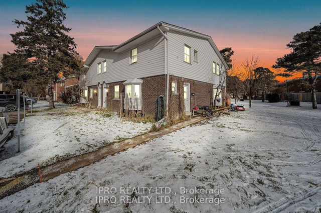 272 Westcourt Place