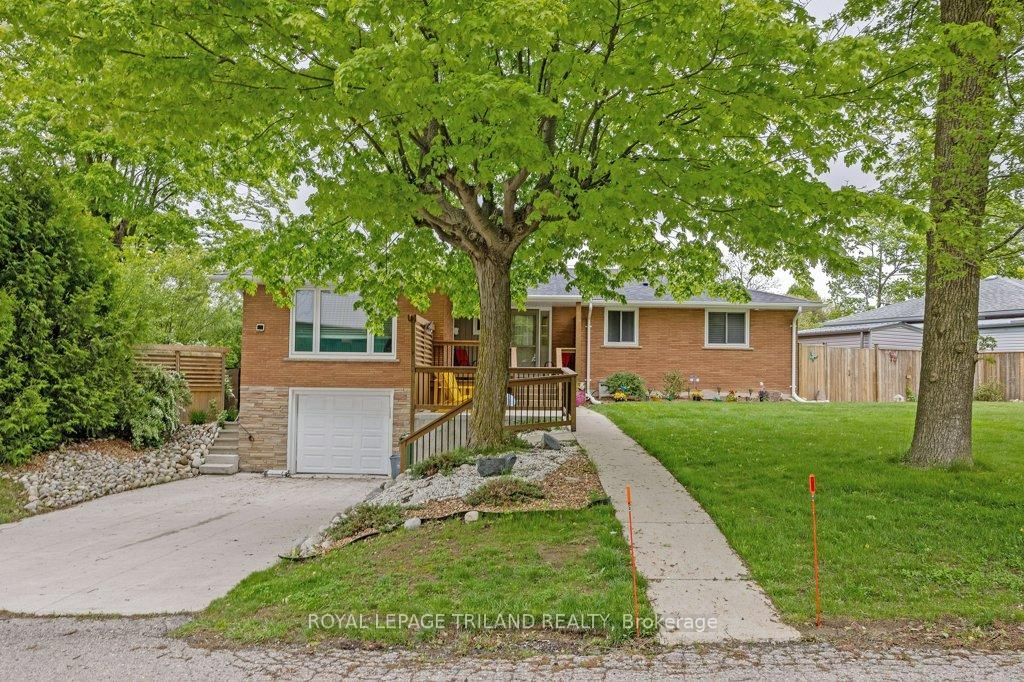 Detached House for sale at 6 Joyce Street, St. Thomas, St. Thomas, N5P 3L9 - MLS: X12172482
