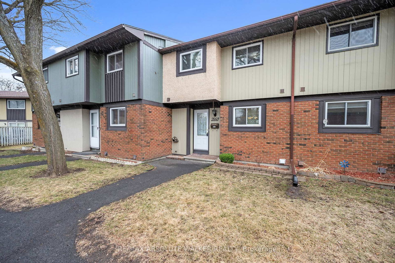 Townhouse for sale at 6175 Brookside Lane, Ottawa, Convent Glen South, K1C 2K6 - MLS: X12172494