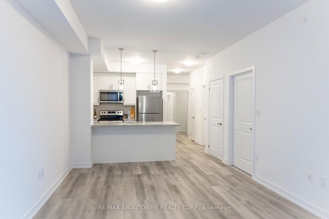 429 - 470 Dundas Street
