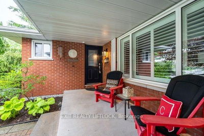 68 Champlain Cres, Peterborough North - 1 University Heights image-0-3