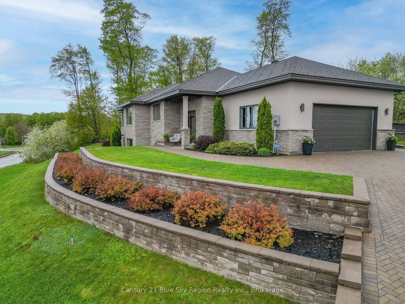 11 Kenreta Dr, North Bay - Airport image-0-0