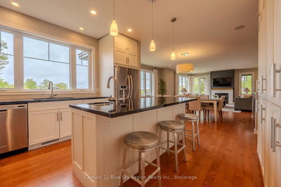 11 Kenreta Dr, North Bay - Airport image-0-4