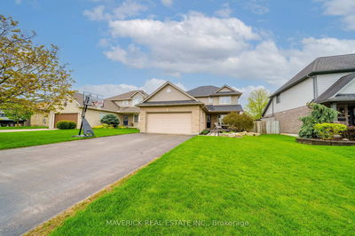 15 Mapleridge Cres, Thames Centre - Dorchester
