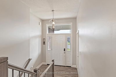 54 Mcintosh Cres, Quinte West - Murray Ward image-0-3