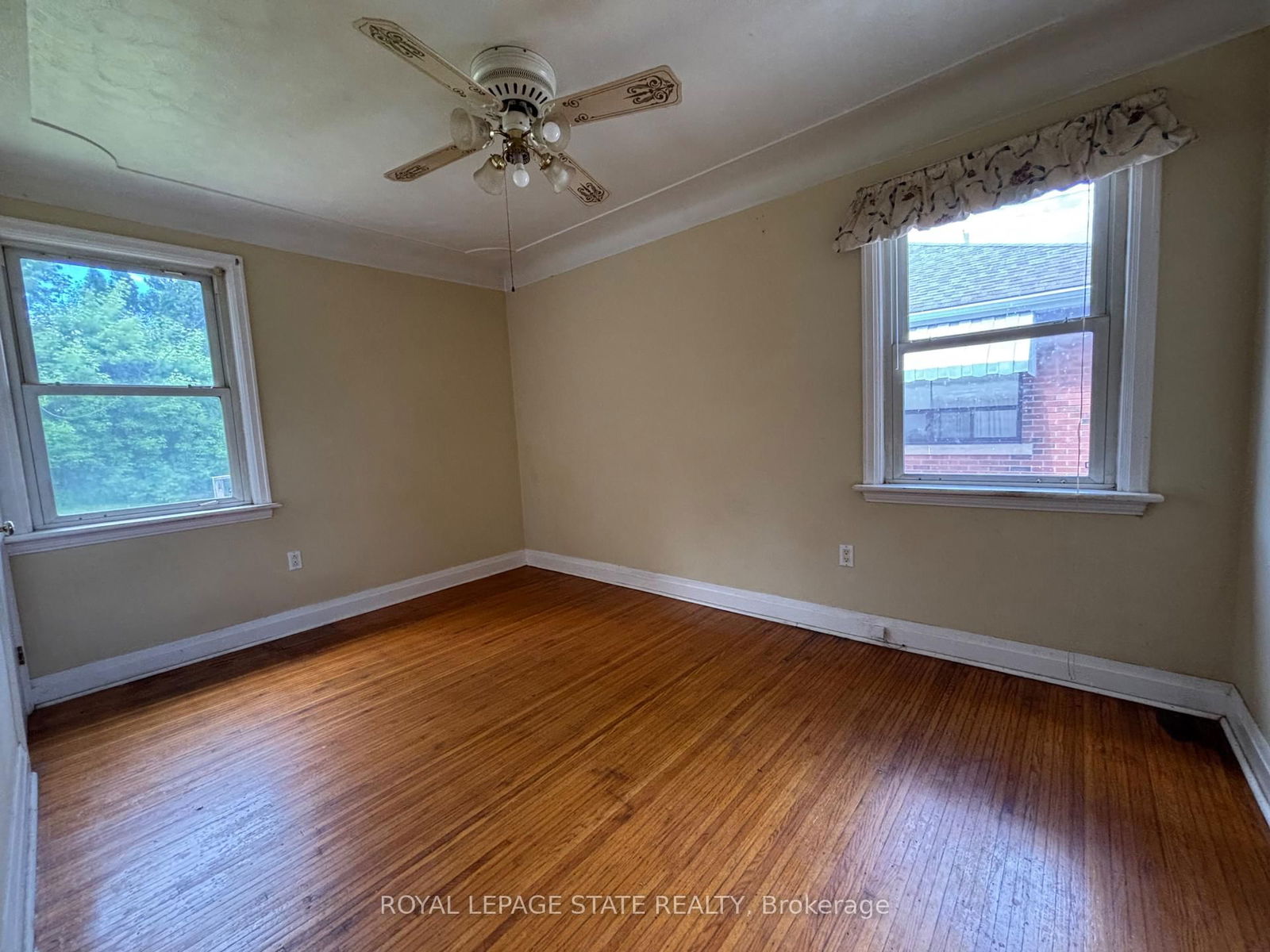 Detached House for sale at 521 Mary Street, Hamilton, North End, L8L 4X6 - MLS: X12172828