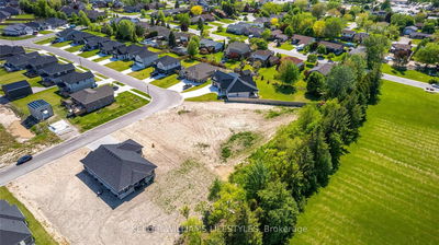 118 PHIBBS St, Lambton Shores - Forest image-0-4