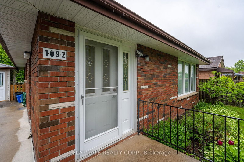 1092 Glendale Dr, Peterborough, K9H 6M4 | Image 2