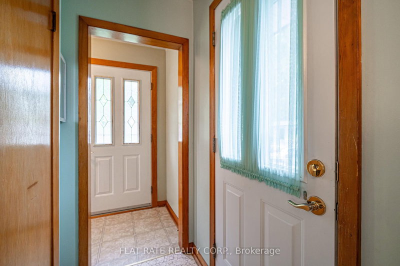 1092 Glendale Dr, Peterborough, K9H 6M4 | Image 3