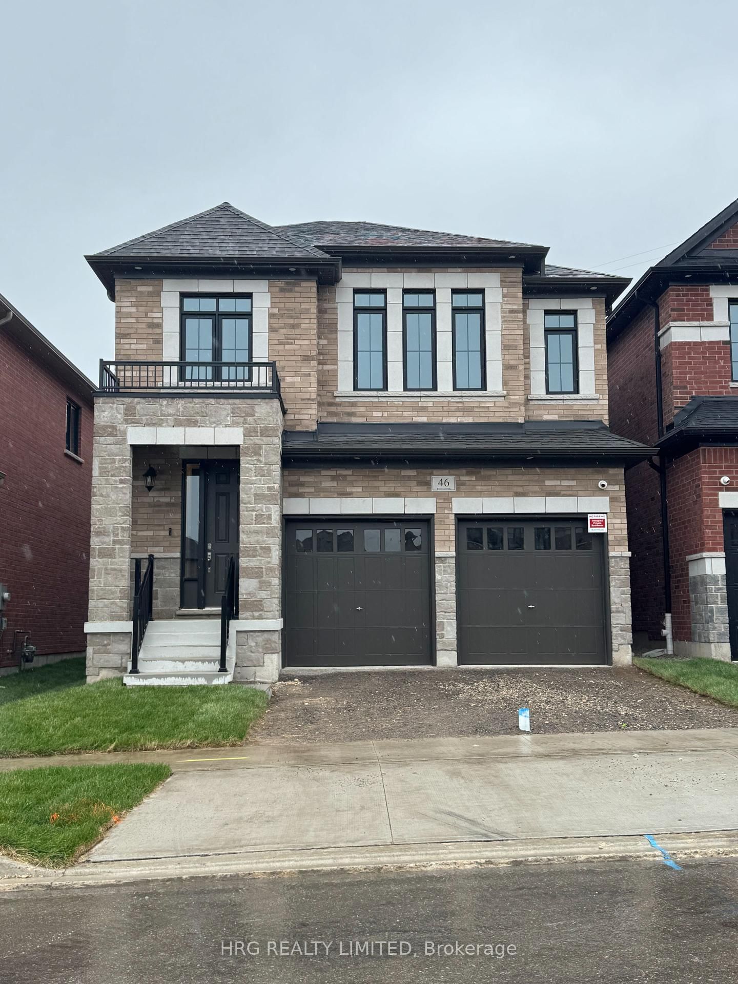 Detached House for sale at 46 Guernsey Drive, Kitchener, N2R 0T7 - MLS: X12173045