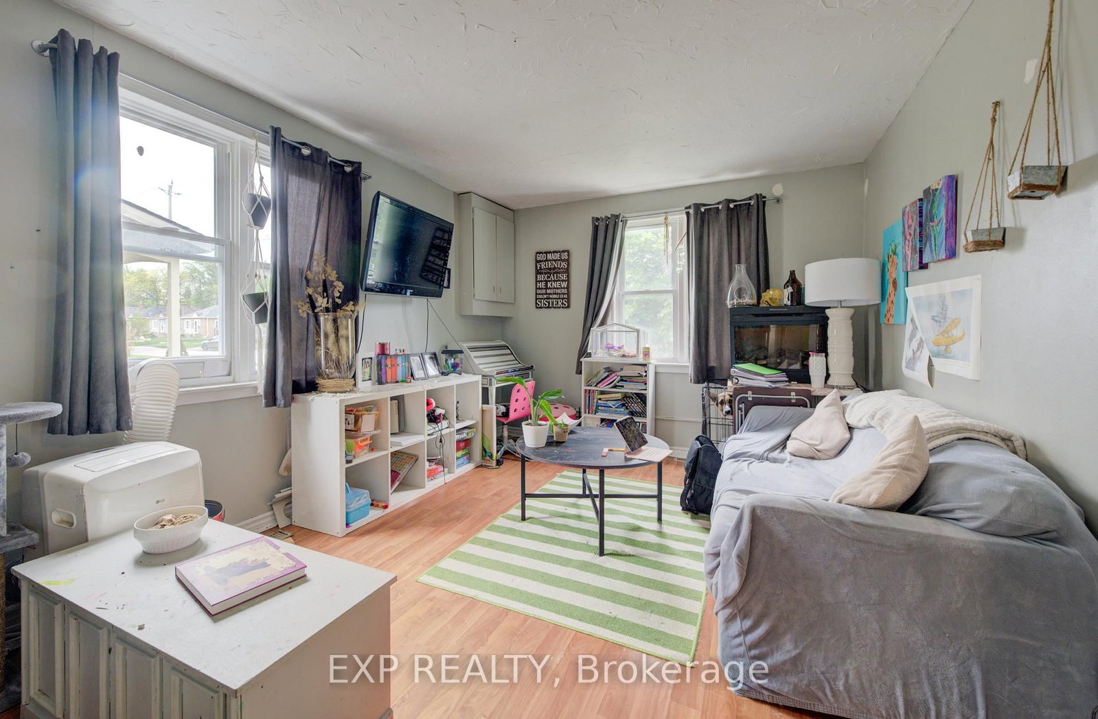 Listing Image 5