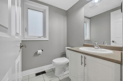 390 Thompson St, Woodstock - North image-0-1