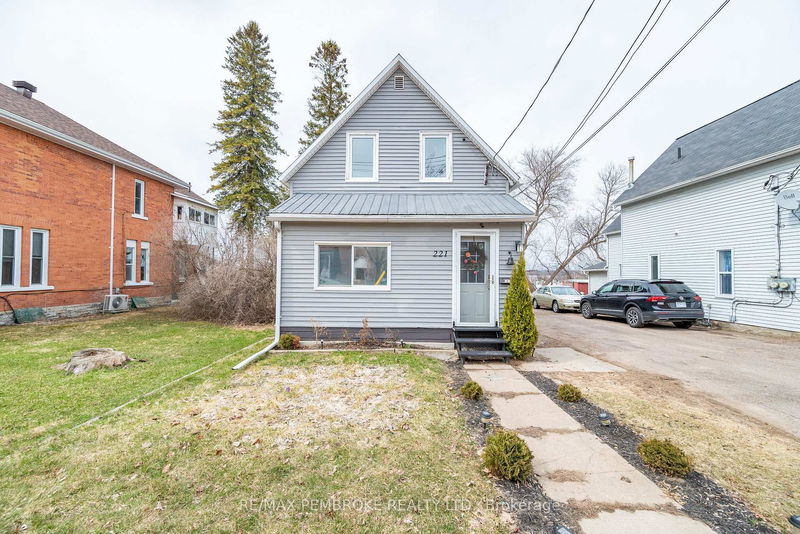 221 Renfrew St, Pembroke - Pembroke image-0-0