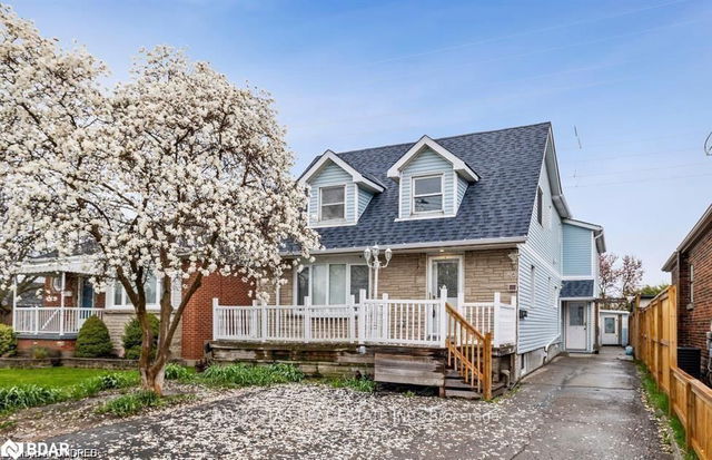 Unit B - 131 BELL Avenue