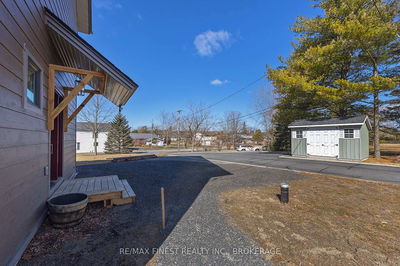 113 Willowbank Rd, Gananoque - Gananoque image-0-3