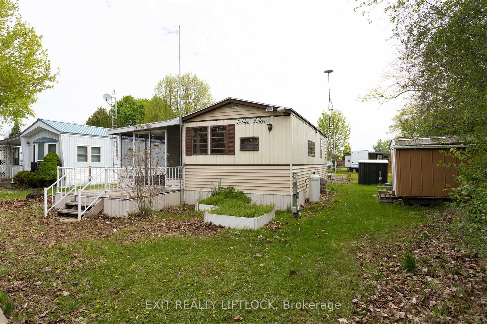 Listing photo 2