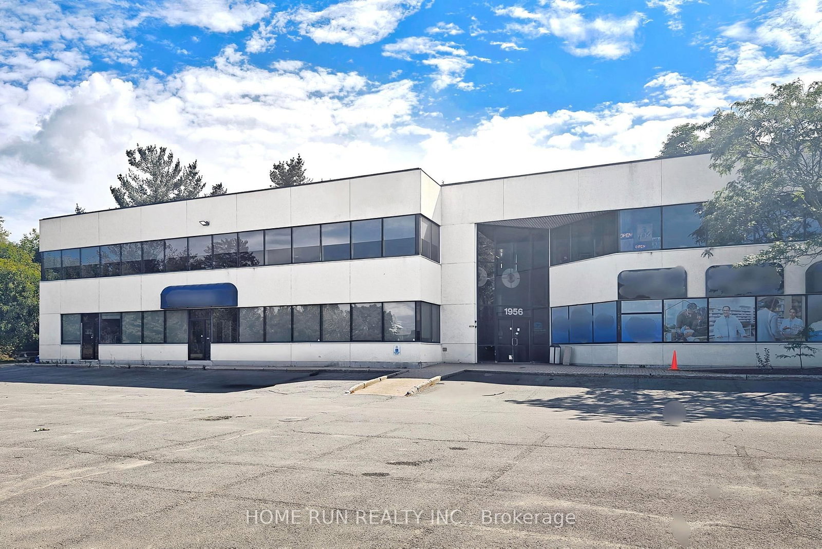 1956 Robertson Road, Unit 216