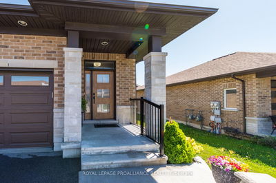 66 Ledgerock Crt, Quinte West - Sidney Ward image-0-1