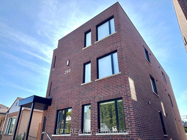 2 - 258 ST DENIS Street