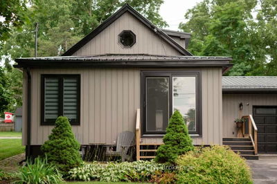 6 Bay St, Prince Edward County - Picton Ward image-0-1