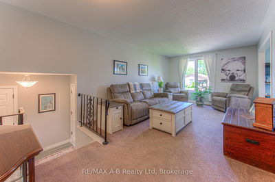 99 Elgin Cres, Stratford - Stratford image-0-4