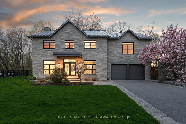 15 Camwood Crescent