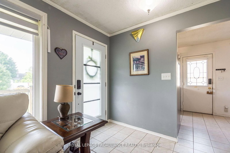 8 Birch St, Quinte West, K8V 6J1 | Image 3