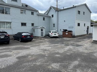 1065 Fisher St, North Bay - Central image-0-2