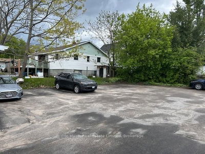 1065 Fisher St, North Bay - Central image-0-4