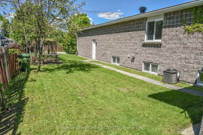 460 Maple Ave, Pembroke - Pembroke image-0-4