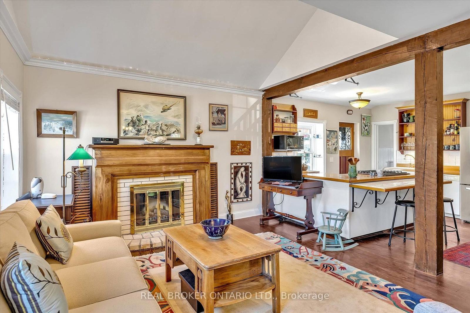 Listing Image 6