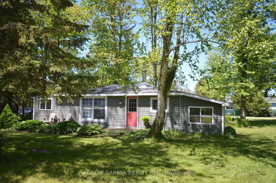 6208 LONDON Rd, Lambton Shores - Kettle Point image-0-2
