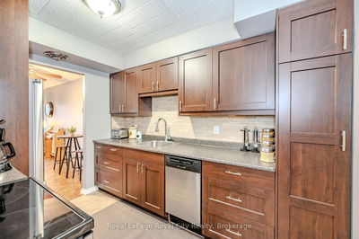 Unit 511 — 105 CONROY Cres, Guelph - Dovercliffe Park/Old University image-0-2