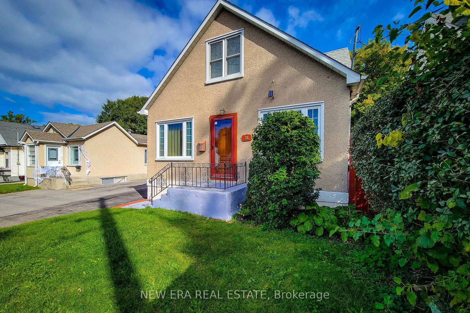 Listing photo 2