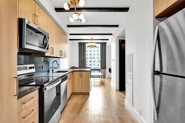 736 - 145 Columbia Street