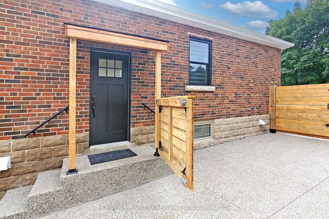 62 Montrose Avenue