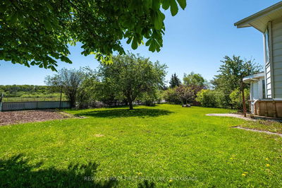 156 Inverness Cres, Kingston - West of Sir John A. Blvd image-0-2